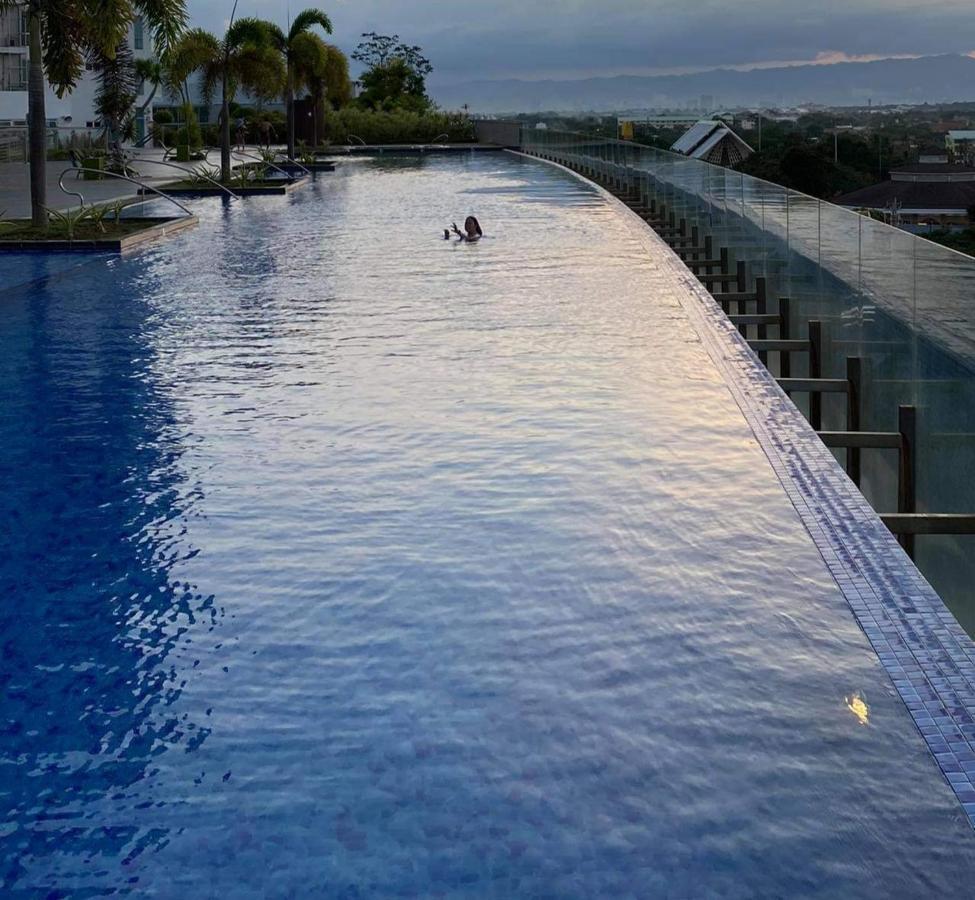 Mactan Newtown Deluxe Island Breeze Apartment Lapu-Lapu City Exterior photo